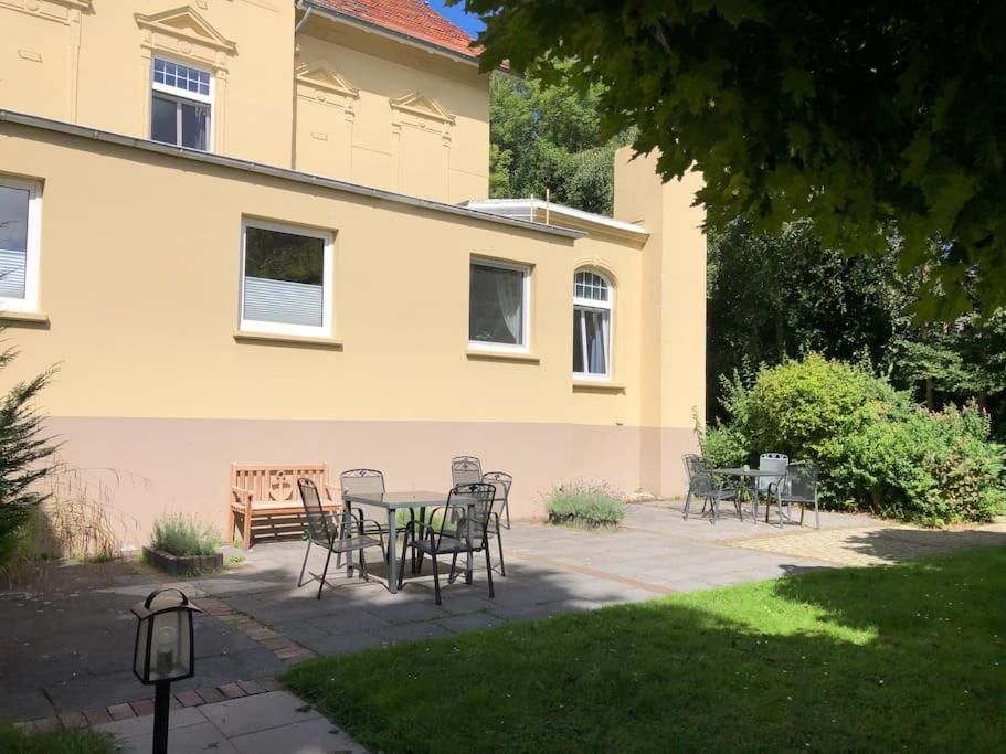 Emily'S Deichbude In Einer Historischen Villa In Dornumersiel Exterior foto